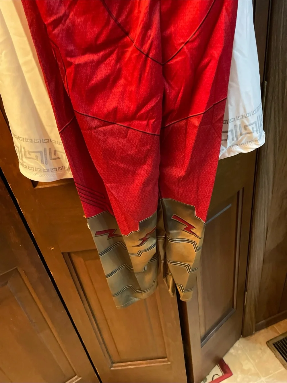 DC Shazam! Rubies Halloween Superhero Costume Kids Medium (8-10) Muscle Chest